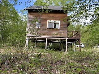 建物正面左側面